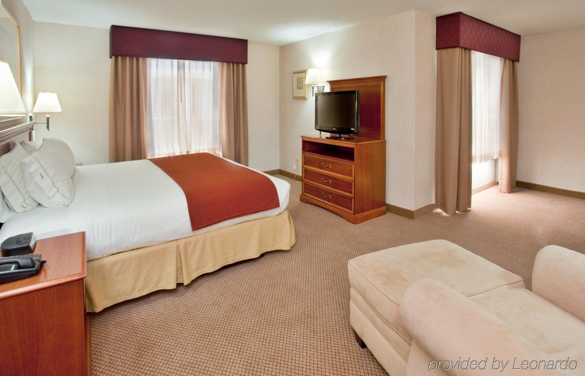 Seasons & Hotel Highland